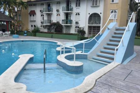 Rairoyale At Sand Castles Ocho Rios Exterior foto