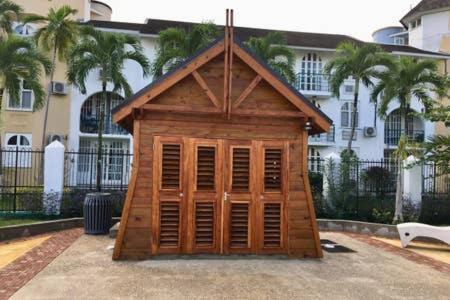 Rairoyale At Sand Castles Ocho Rios Exterior foto